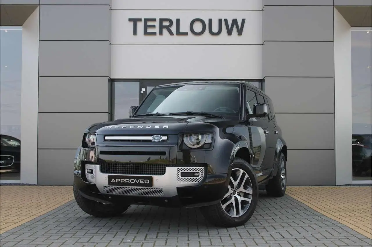 Photo 1 : Land Rover Defender 2022 Hybrid