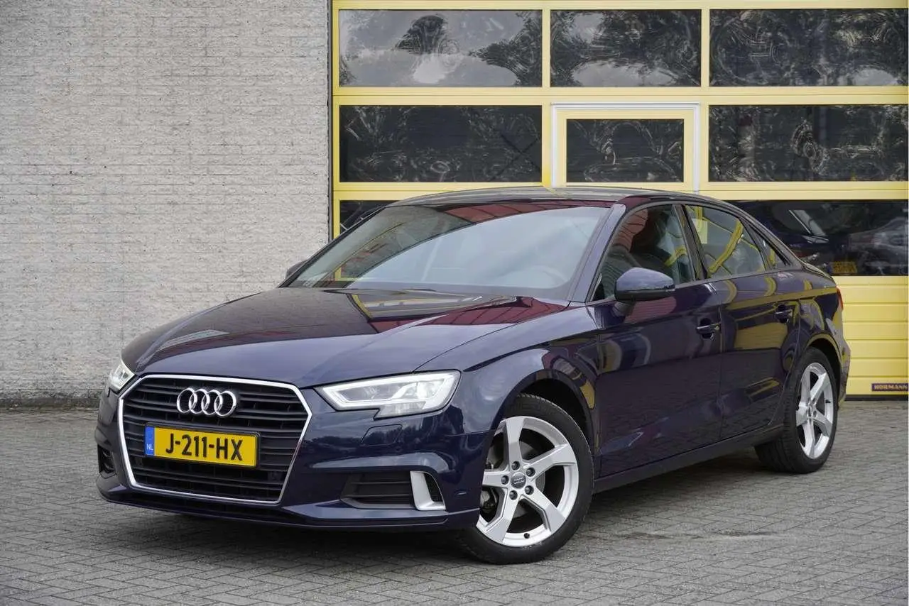 Photo 1 : Audi A3 2020 Petrol