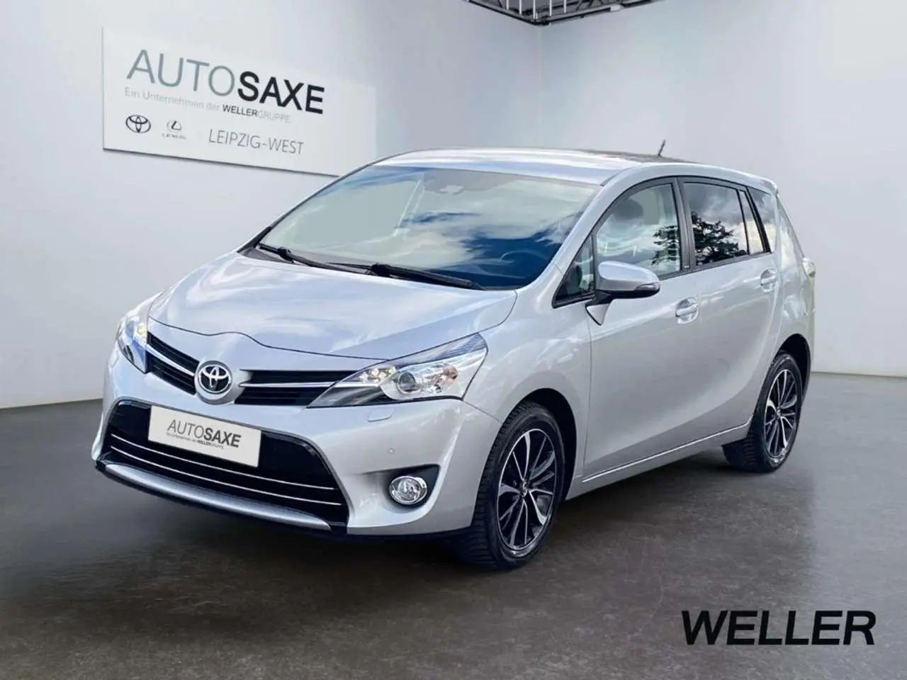 Photo 1 : Toyota Verso 2018 Petrol