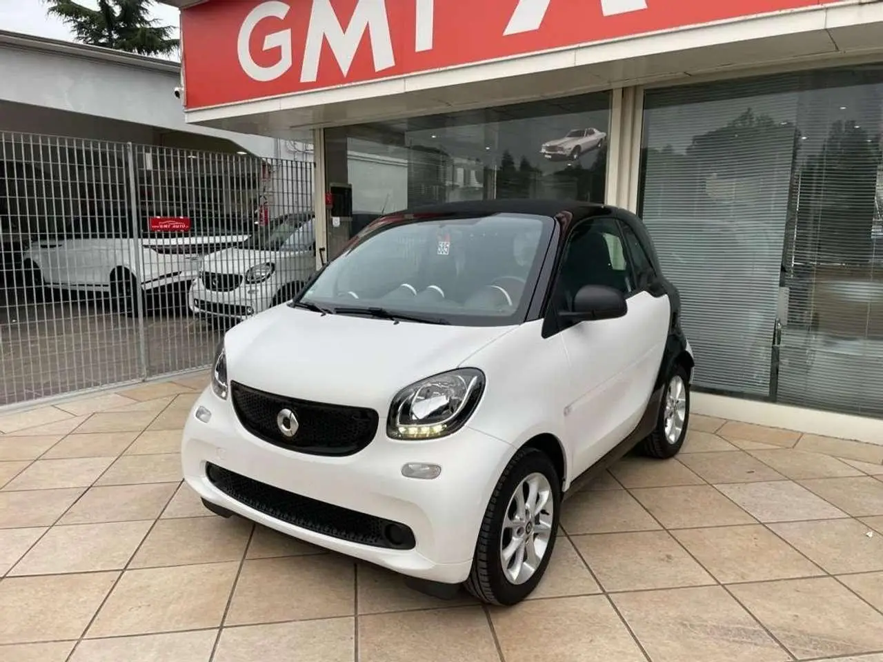 Photo 1 : Smart Fortwo 2016 Petrol