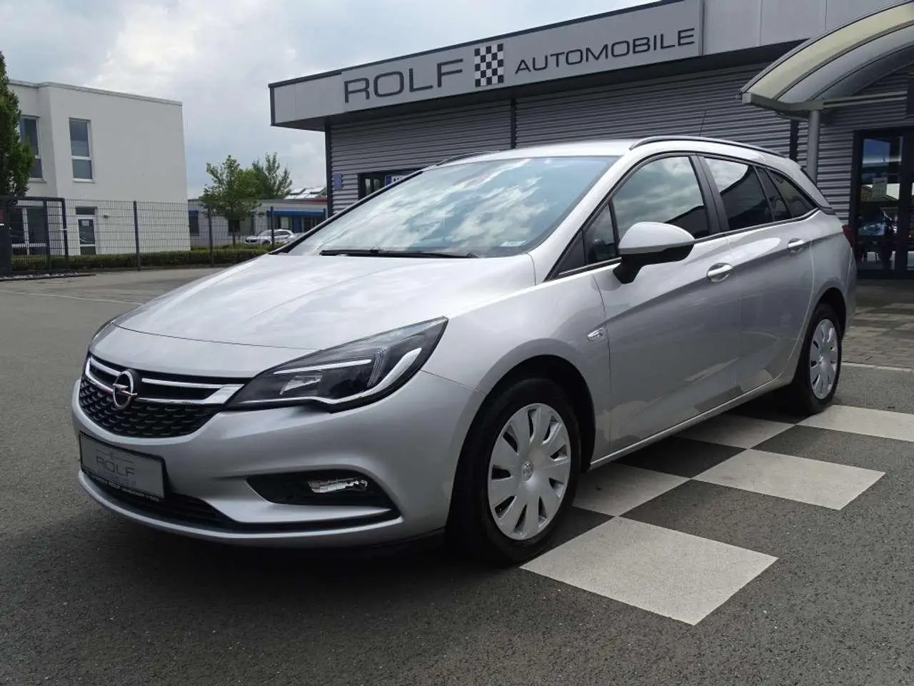 Photo 1 : Opel Astra 2019 Petrol