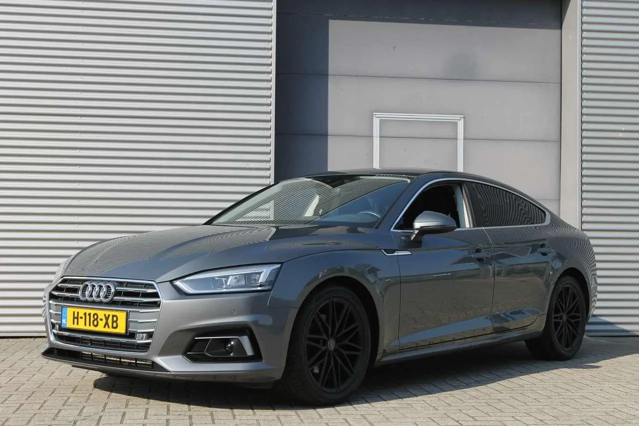 Photo 1 : Audi A5 2019 Hybride