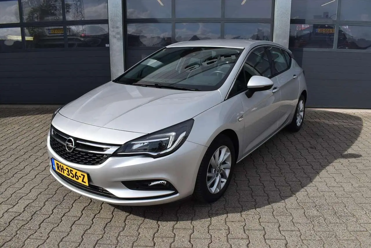 Photo 1 : Opel Astra 2017 Essence