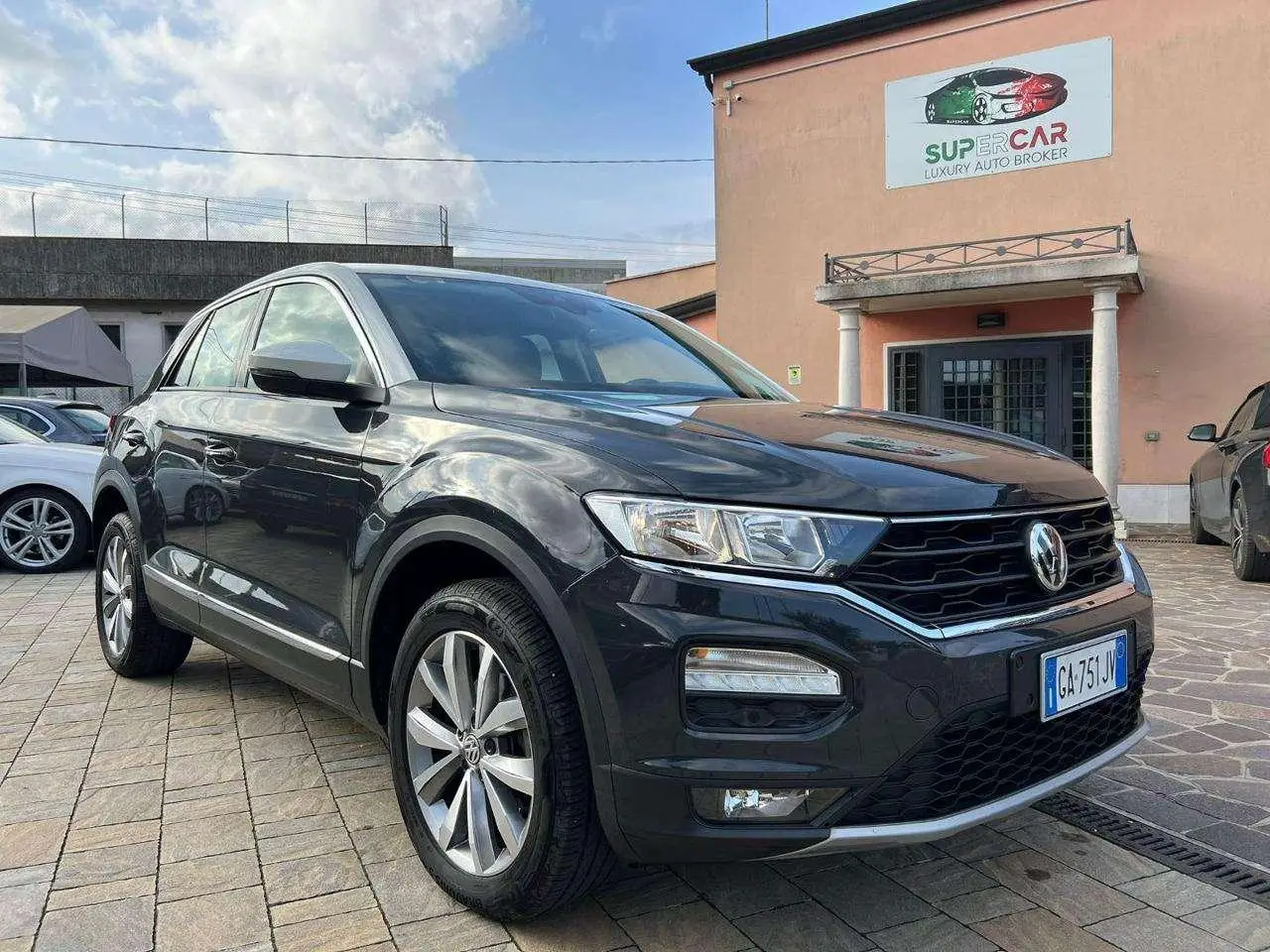 Photo 1 : Volkswagen T-roc 2020 Petrol