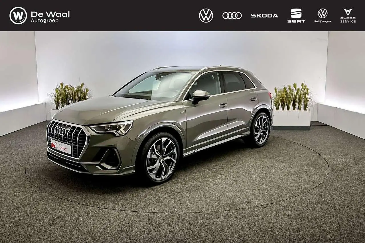 Photo 1 : Audi Q3 2019 Essence