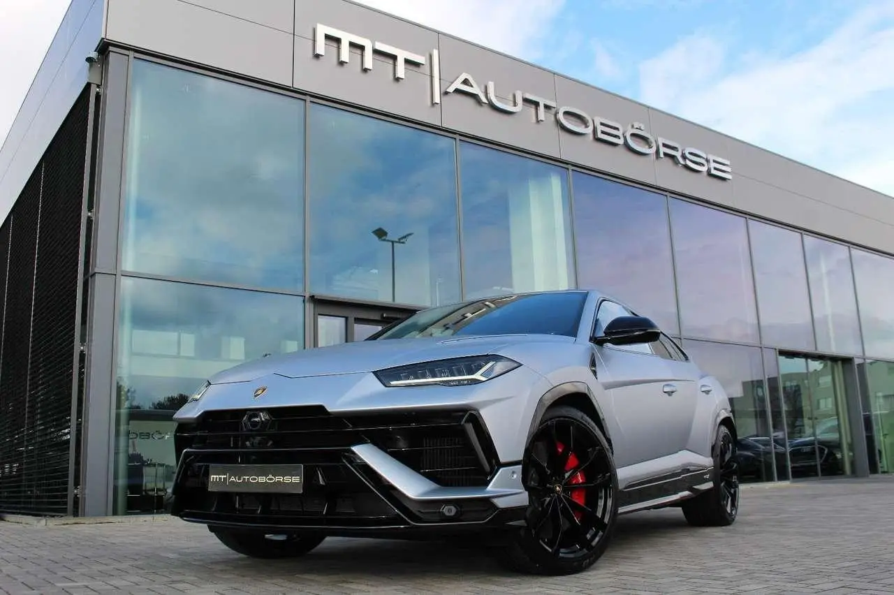 Photo 1 : Lamborghini Urus 2023 Essence