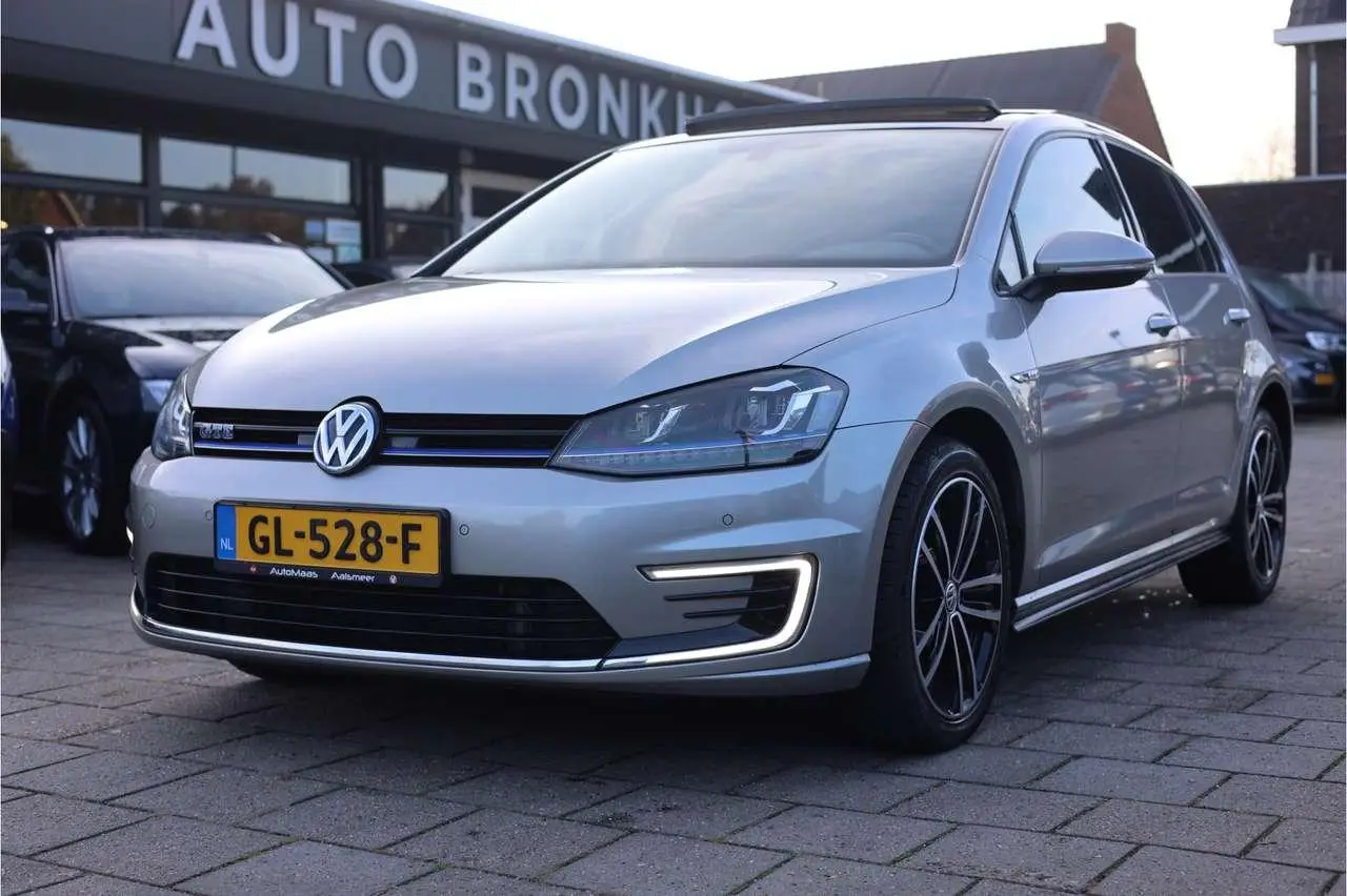 Photo 1 : Volkswagen Golf 2015 Hybride