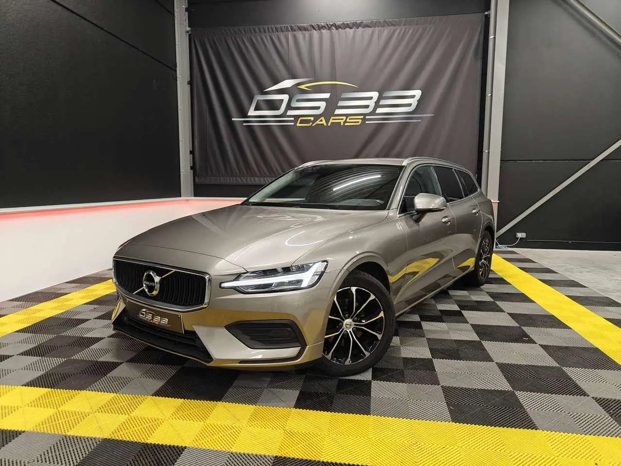 Photo 1 : Volvo V60 2019 Diesel