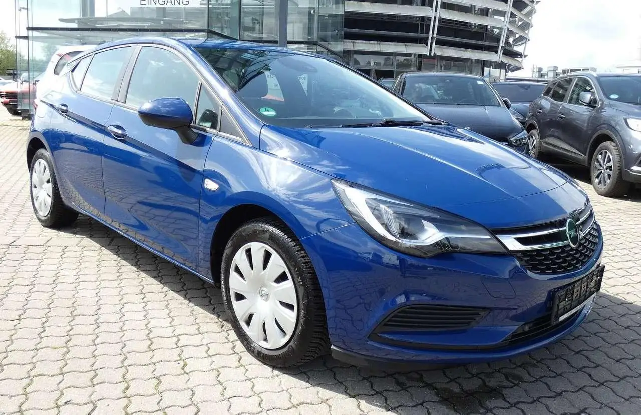 Photo 1 : Opel Astra 2018 Diesel