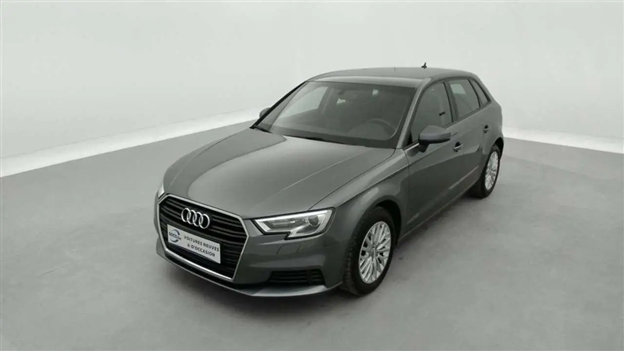 Photo 1 : Audi A3 2018 Diesel