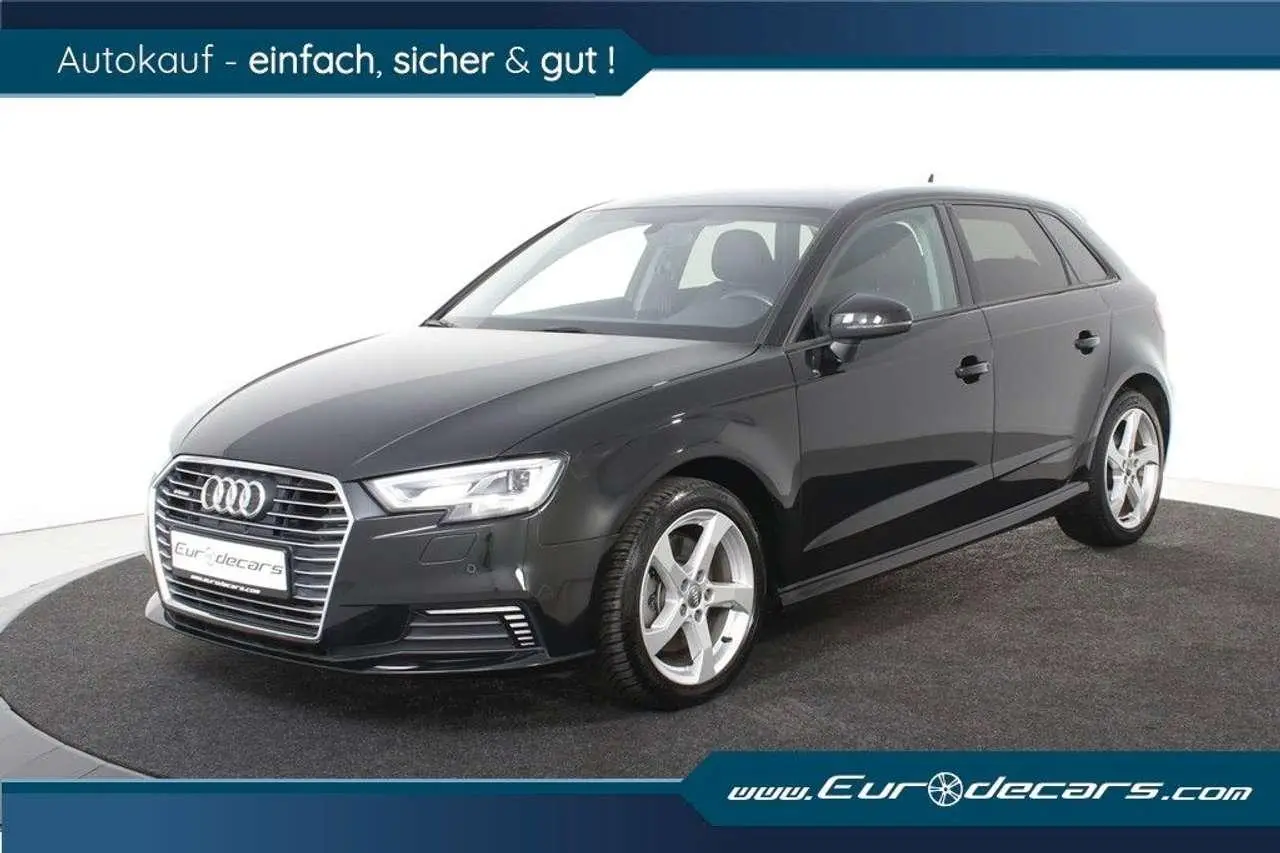 Photo 1 : Audi A3 2020 Hybride