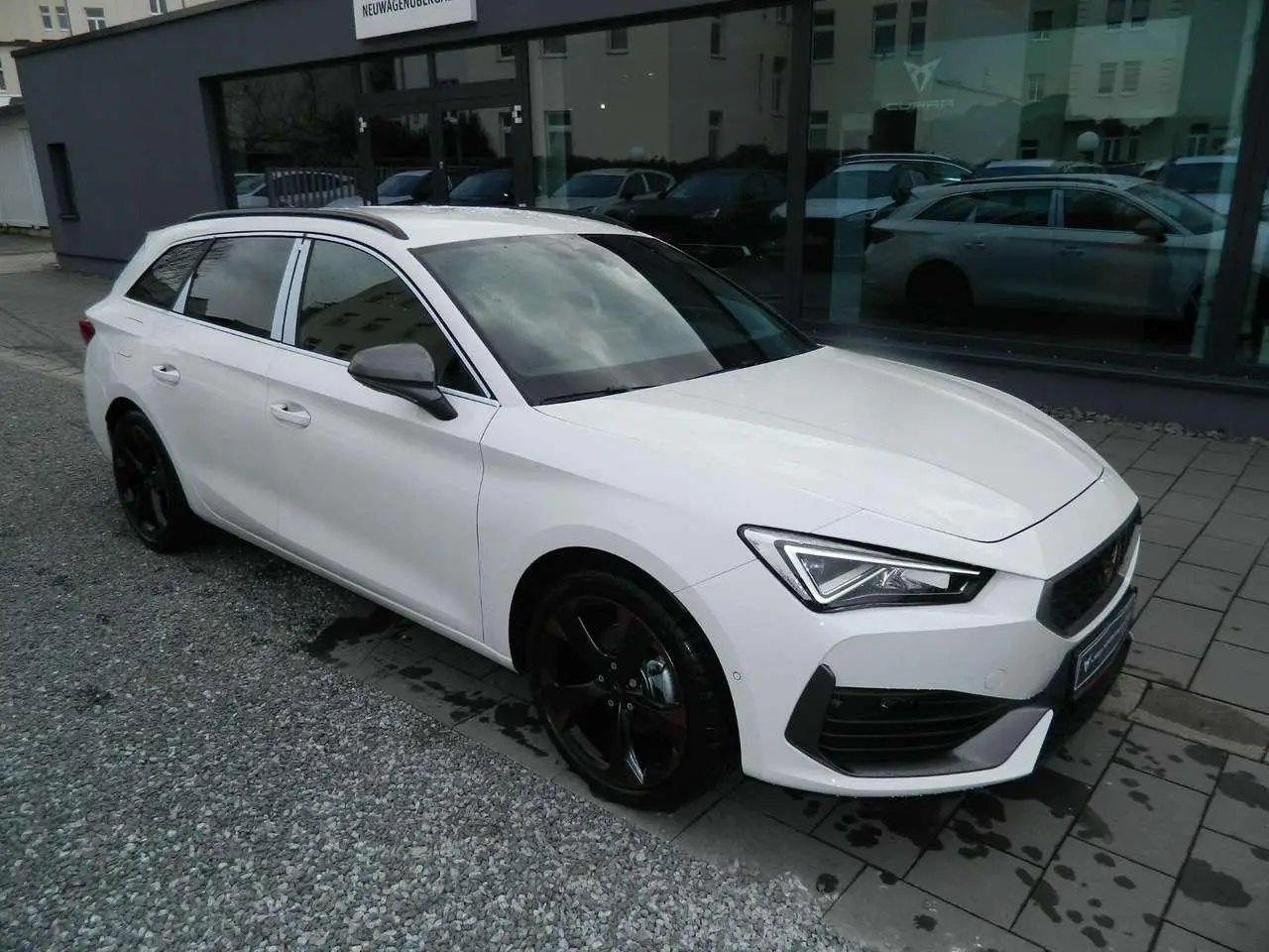 Photo 1 : Cupra Leon 2023 Petrol