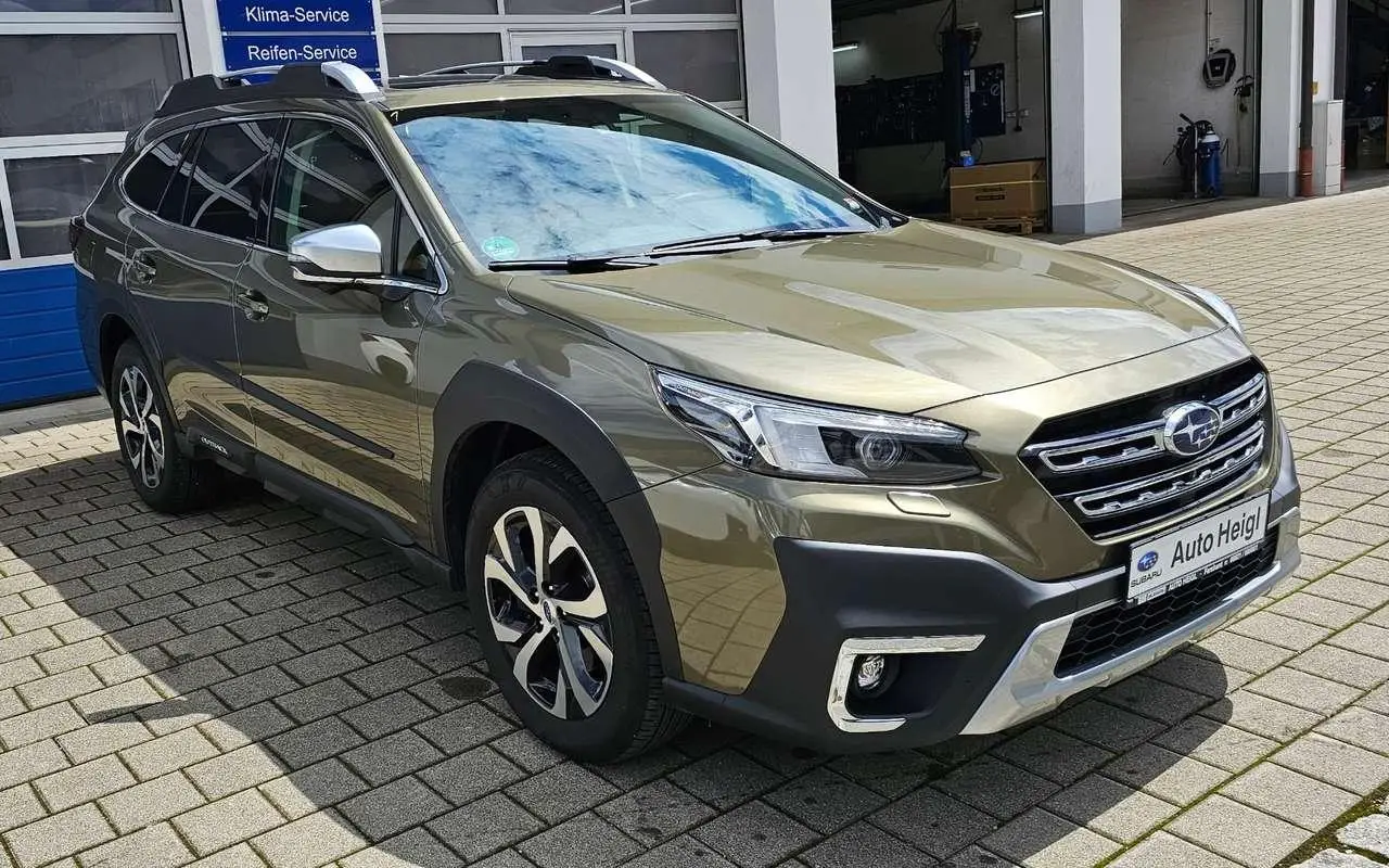 Photo 1 : Subaru Outback 2021 Essence