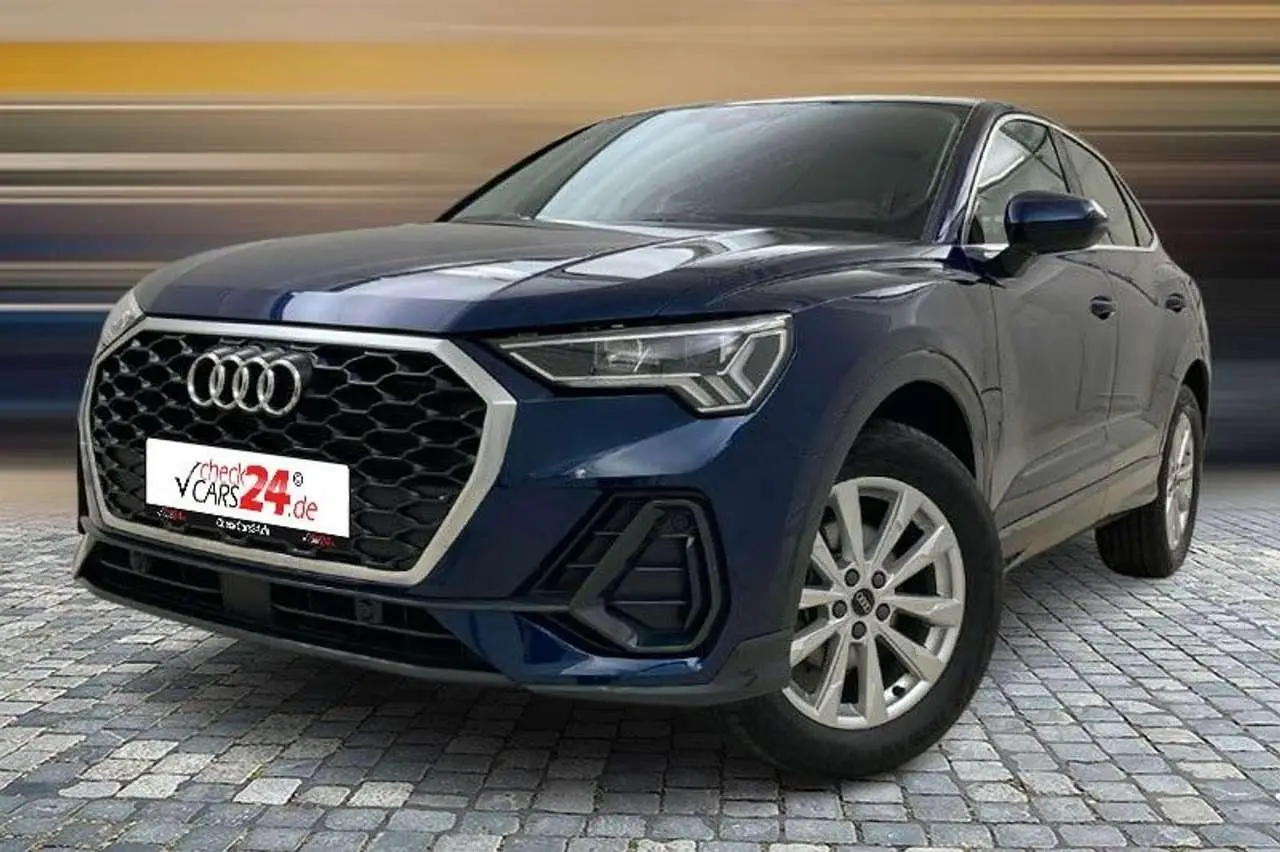 Photo 1 : Audi Q3 2023 Essence