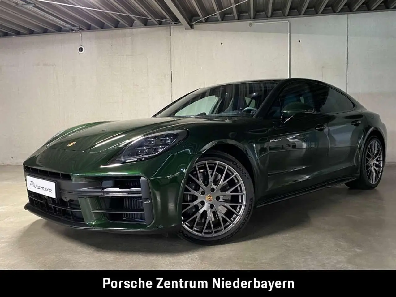 Photo 1 : Porsche Panamera 2024 Hybride