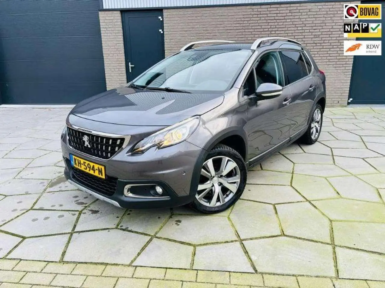 Photo 1 : Peugeot 2008 2016 Petrol