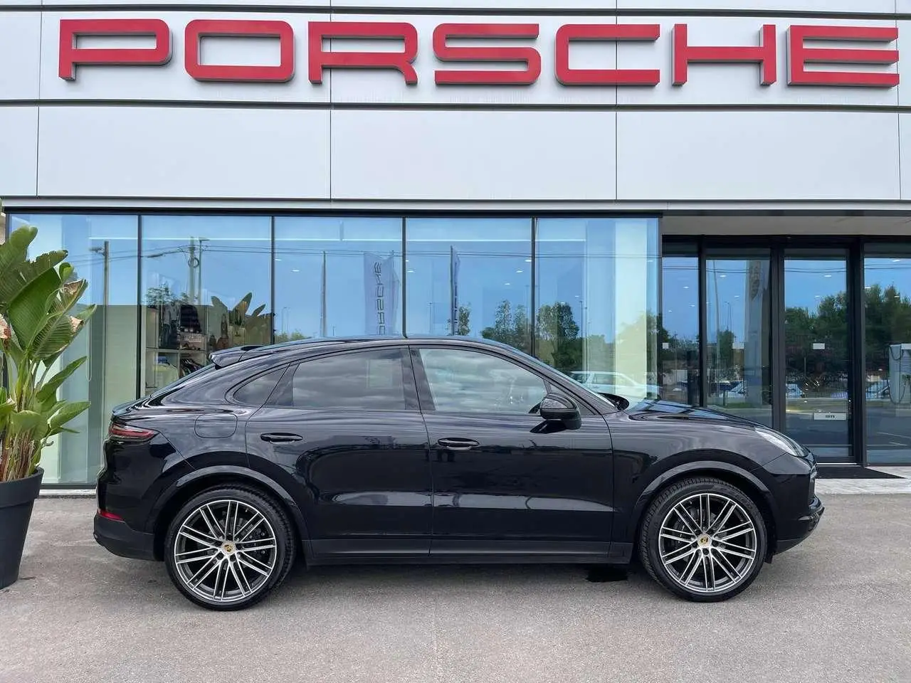 Photo 1 : Porsche Cayenne 2020 Essence