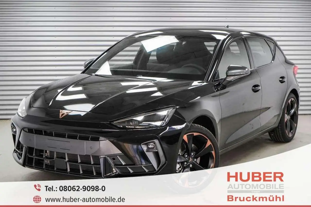 Photo 1 : Cupra Leon 2024 Petrol