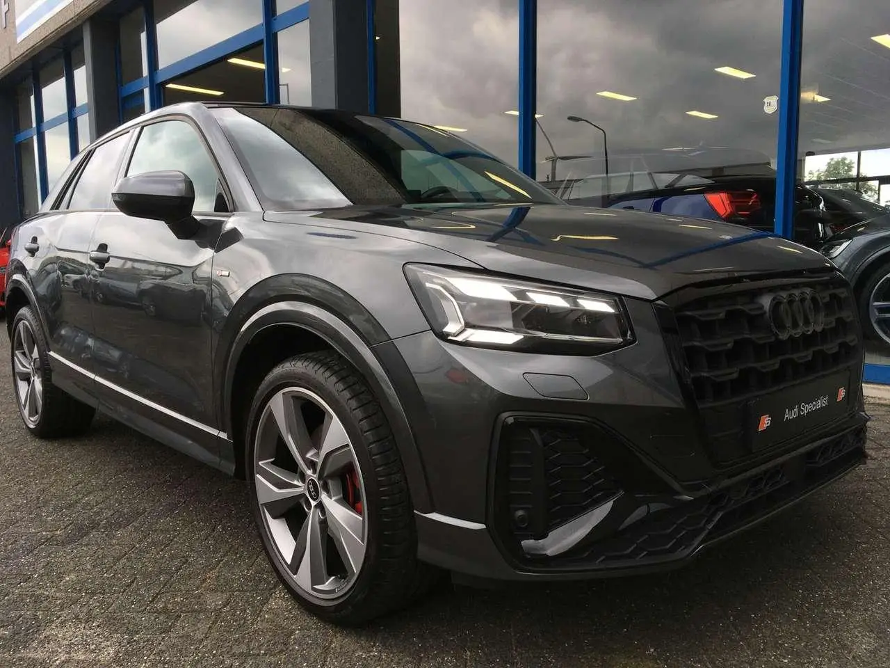 Photo 1 : Audi Q2 2021 Petrol