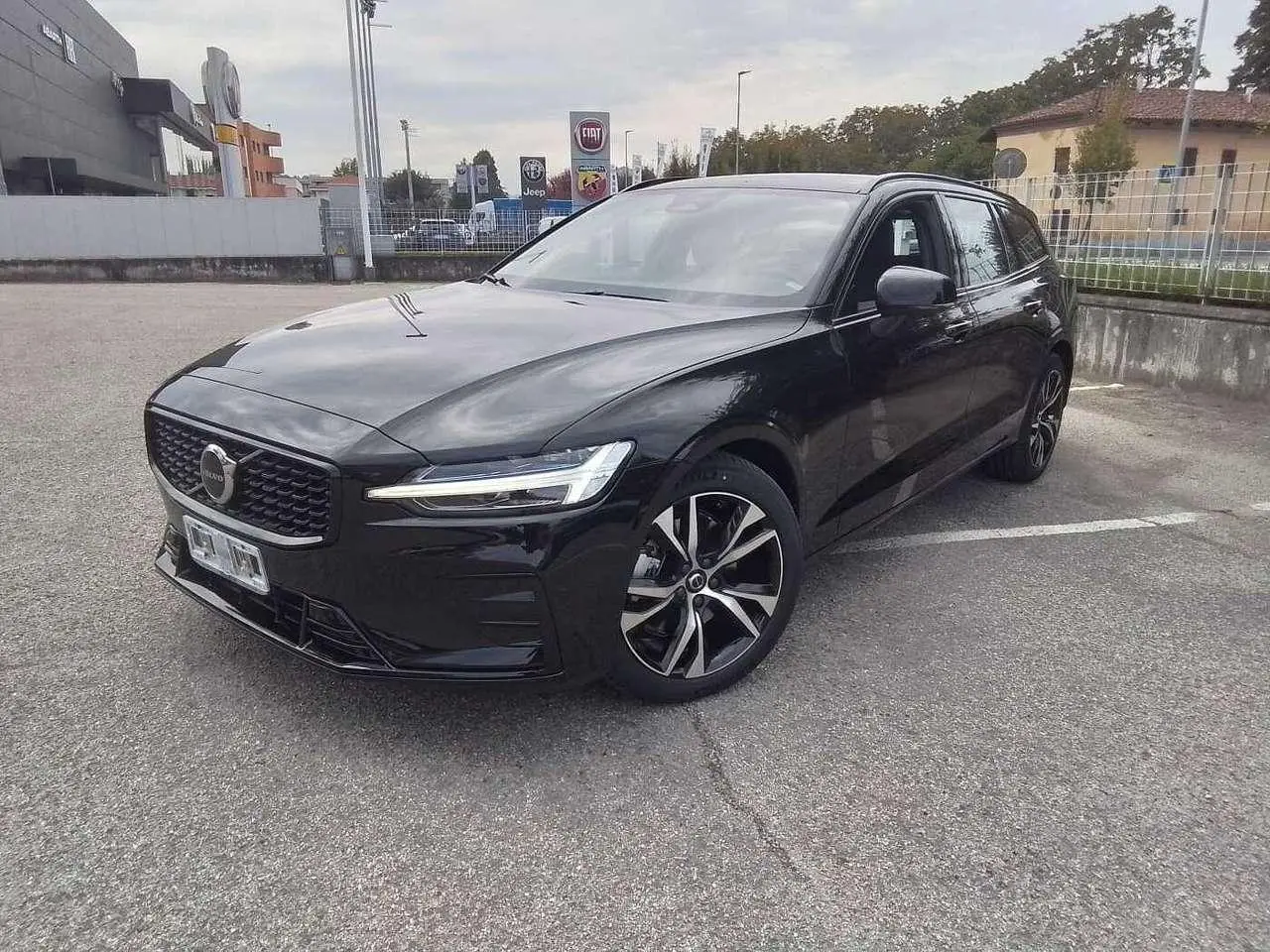 Photo 1 : Volvo V60 2024 Hybrid