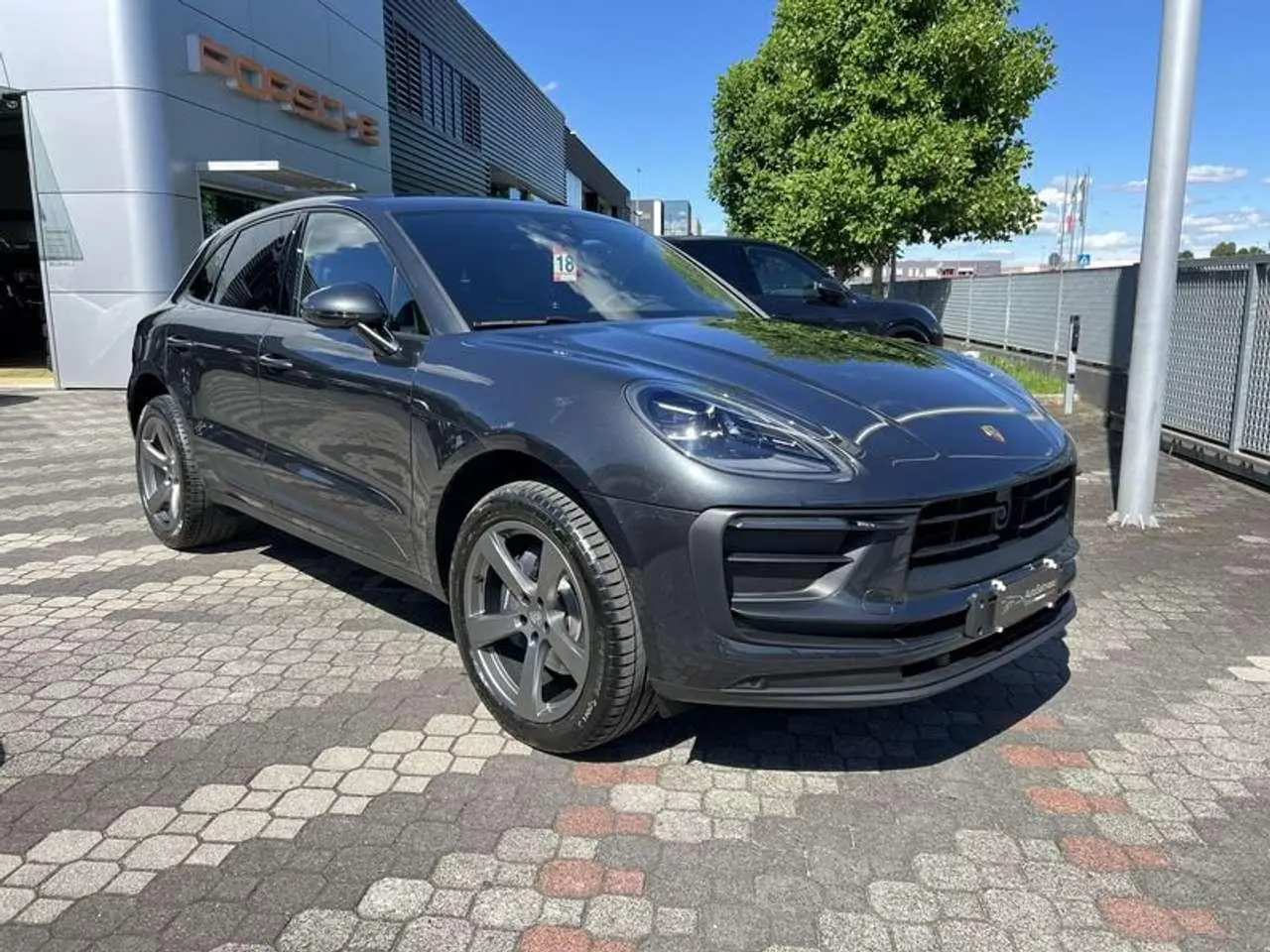 Photo 1 : Porsche Macan 2024 Petrol