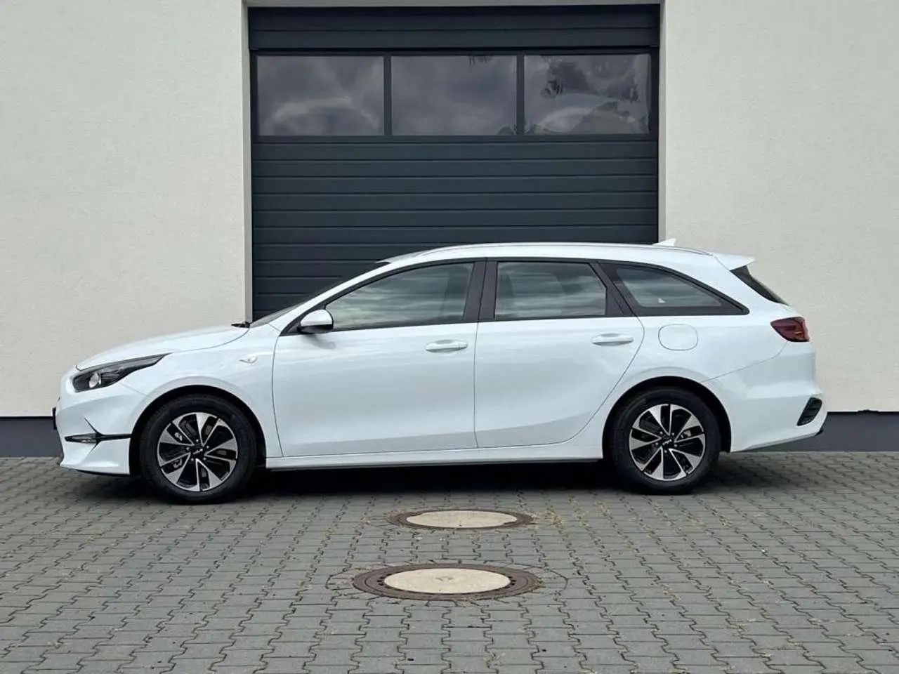 Photo 1 : Kia Ceed 2024 Petrol