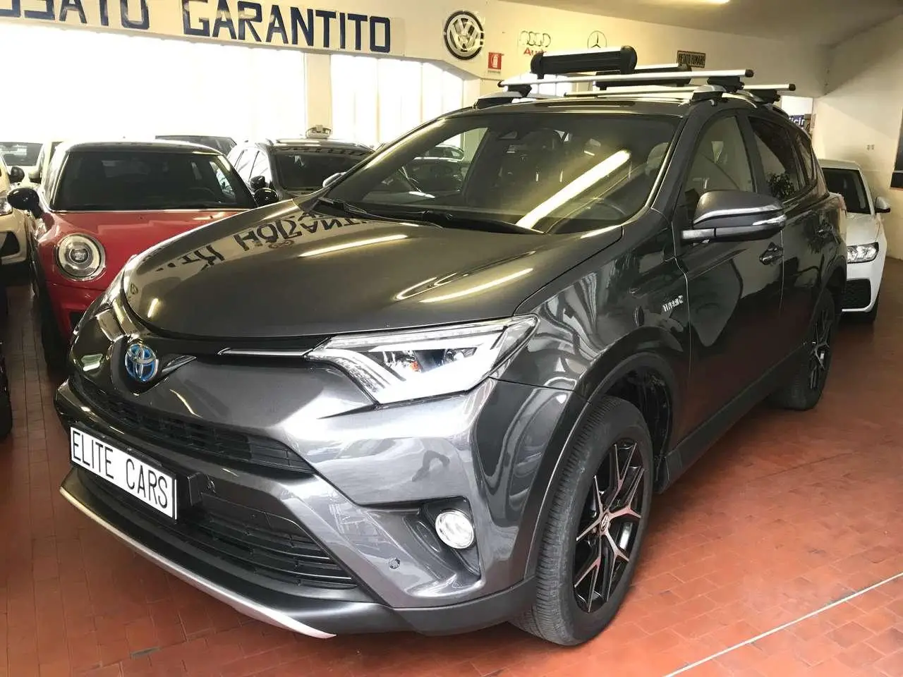 Photo 1 : Toyota Rav4 2017 Hybrid