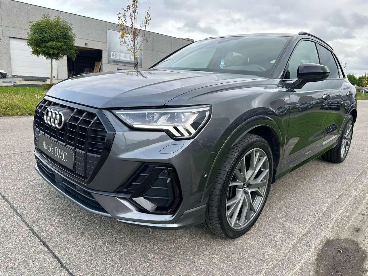 Photo 1 : Audi Q3 2019 Petrol