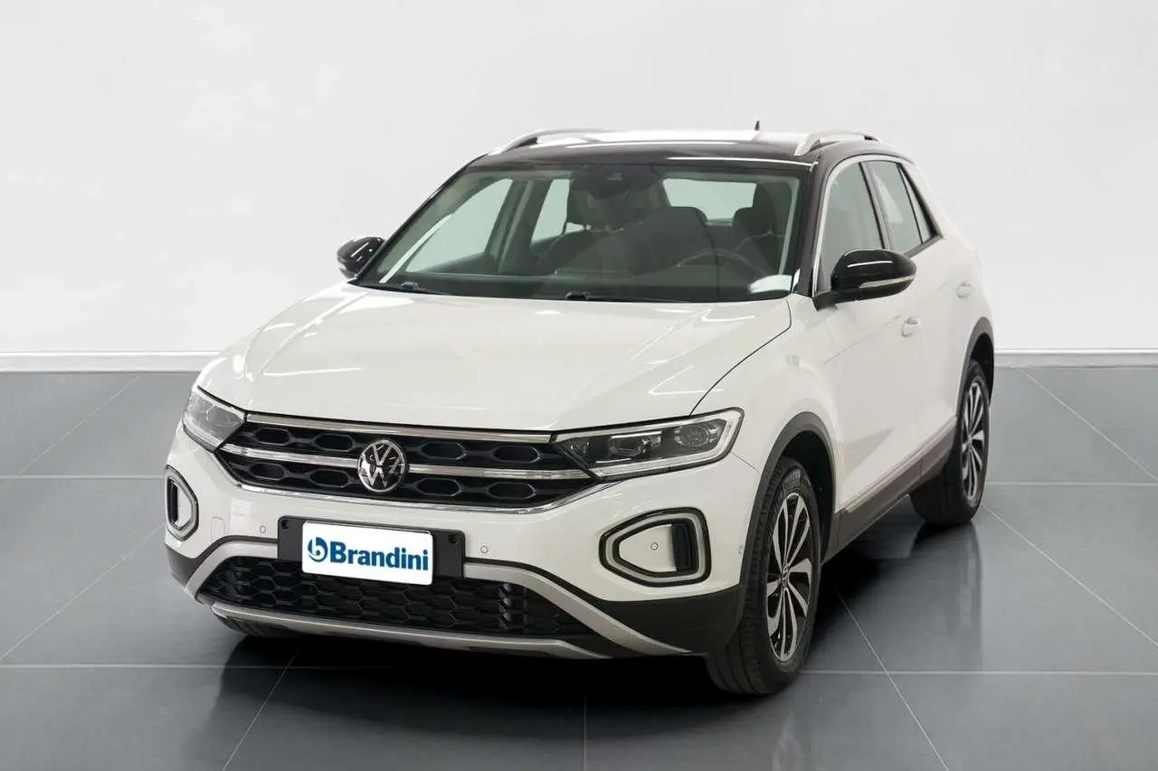 Photo 1 : Volkswagen T-roc 2022 Essence