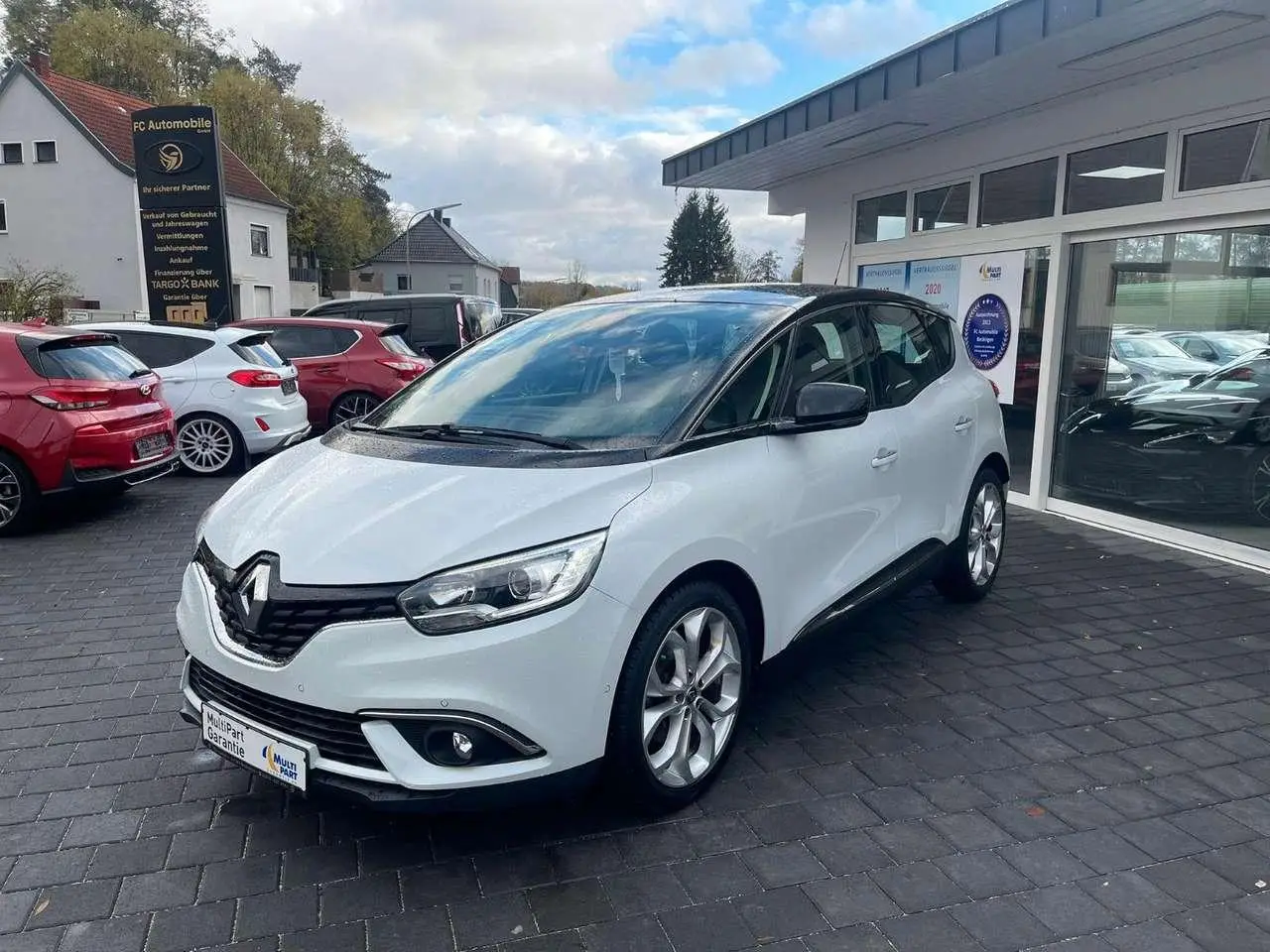 Photo 1 : Renault Scenic 2018 Essence