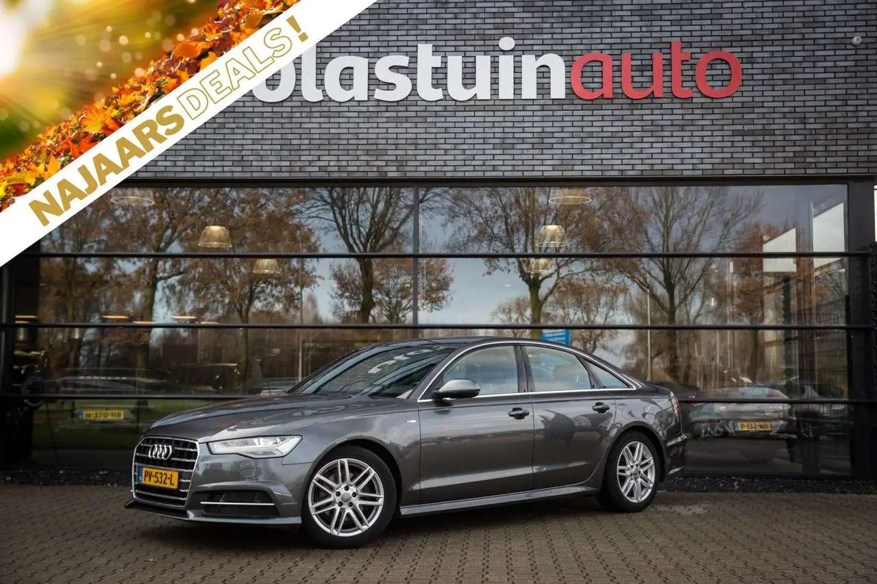 Photo 1 : Audi A6 2017 Petrol