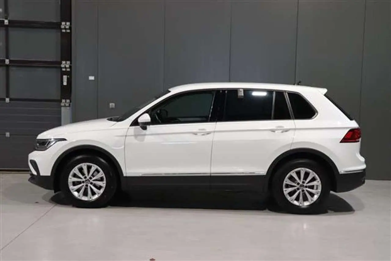 Photo 1 : Volkswagen Tiguan 2021 Essence