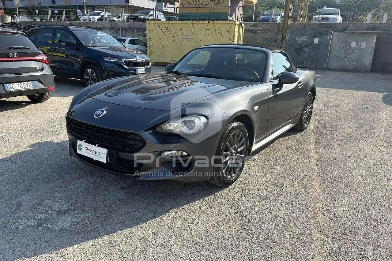 Photo 1 : Fiat 124 Spider 2016 Essence