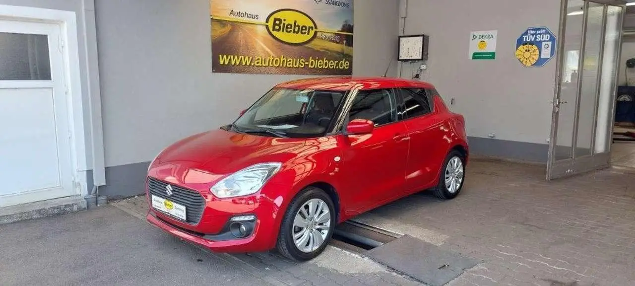 Photo 1 : Suzuki Swift 2018 Petrol