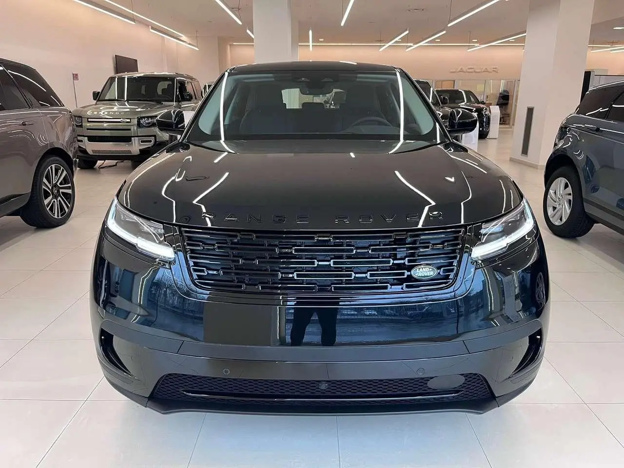 Photo 1 : Land Rover Range Rover Velar 2024 Hybrid