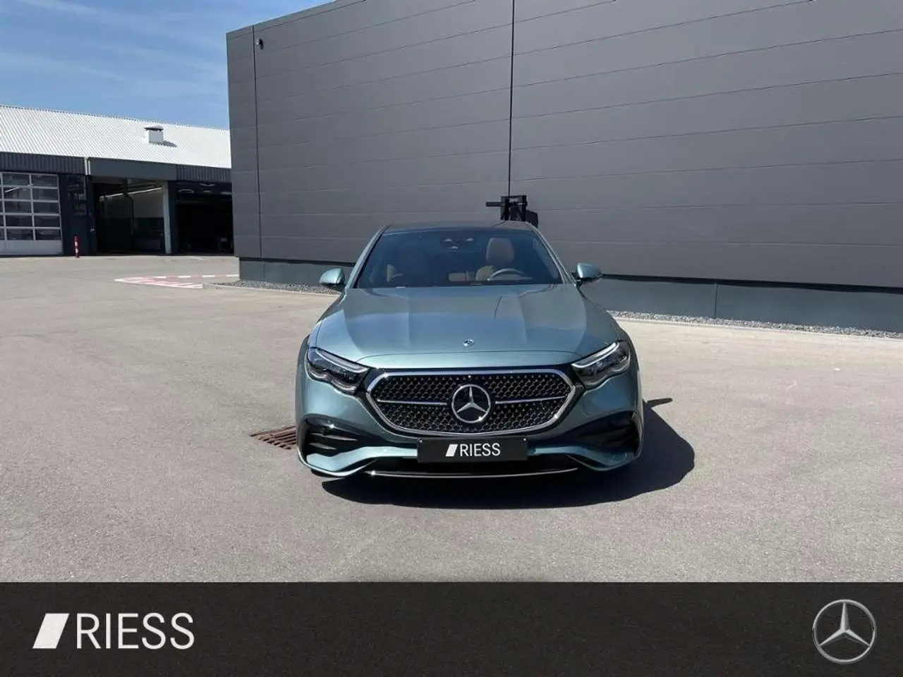 Photo 1 : Mercedes-benz Classe E 2024 Petrol