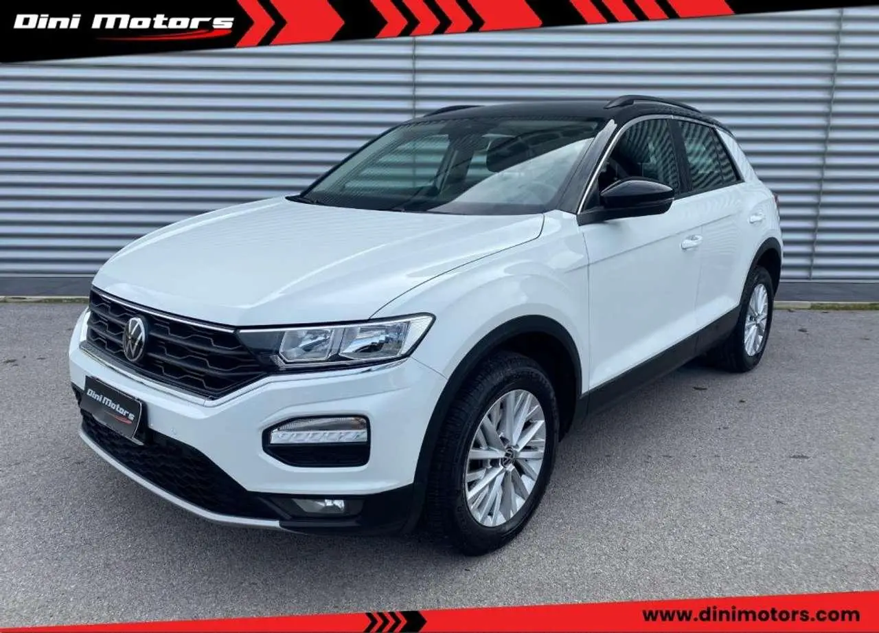 Photo 1 : Volkswagen T-roc 2021 Essence