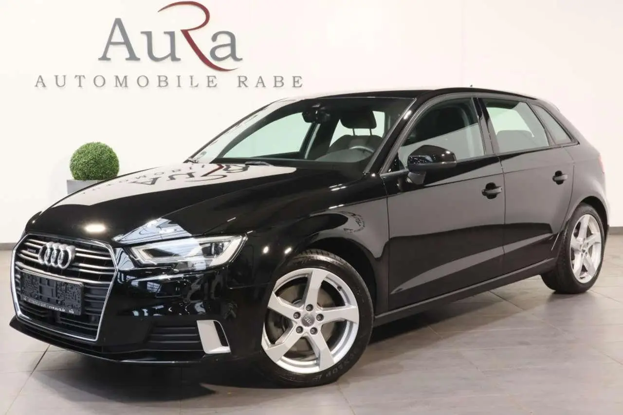 Photo 1 : Audi A3 2019 Essence