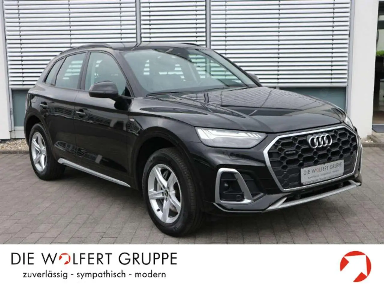 Photo 1 : Audi Q5 2021 Hybride