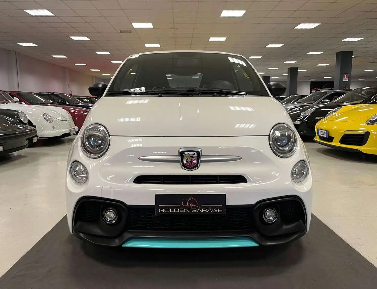 Photo 1 : Abarth 595 2018 Petrol