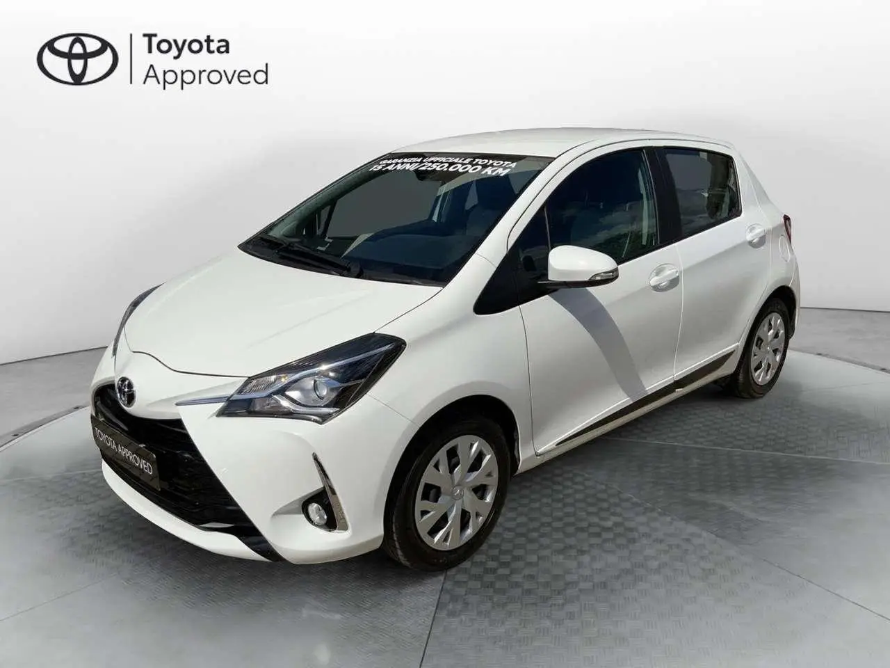 Photo 1 : Toyota Yaris 2020 Petrol