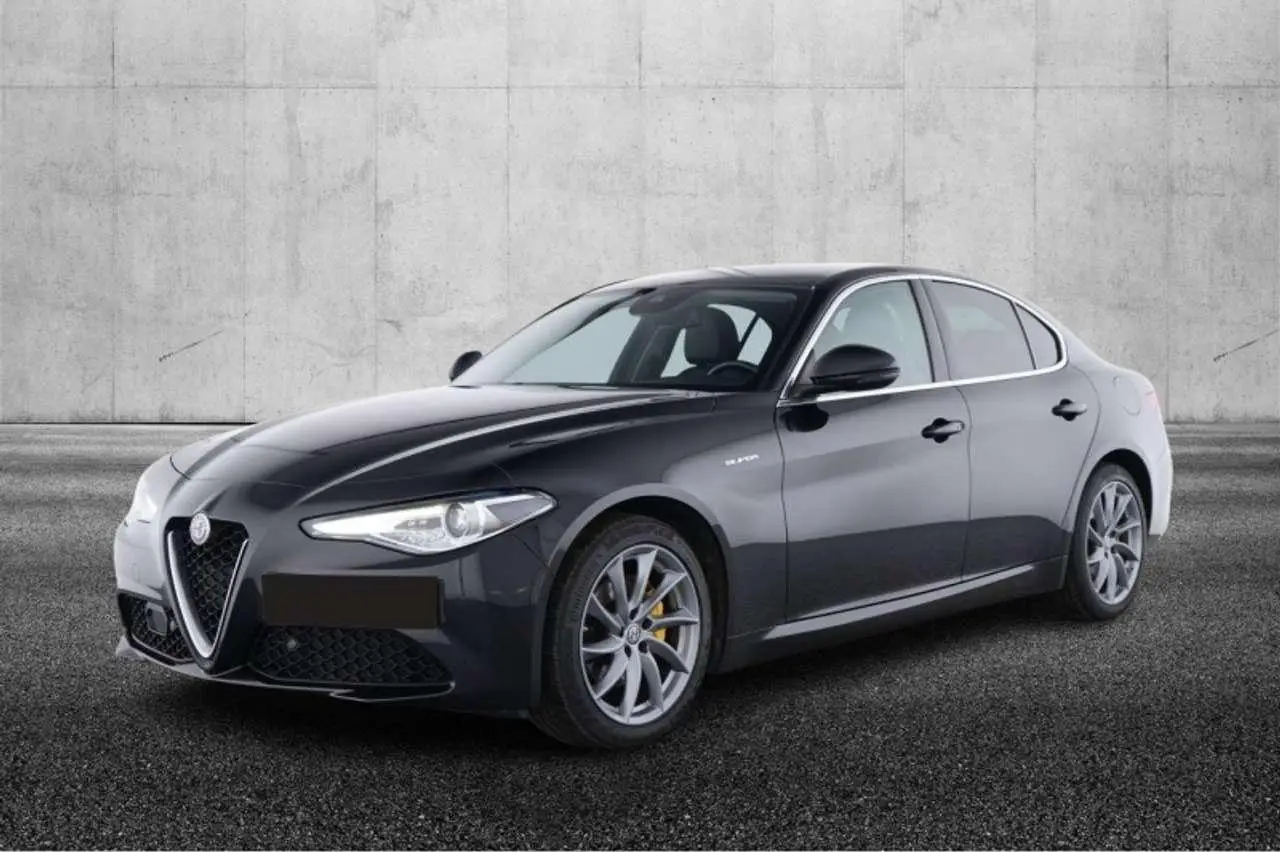 Photo 1 : Alfa Romeo Giulia 2021 Petrol