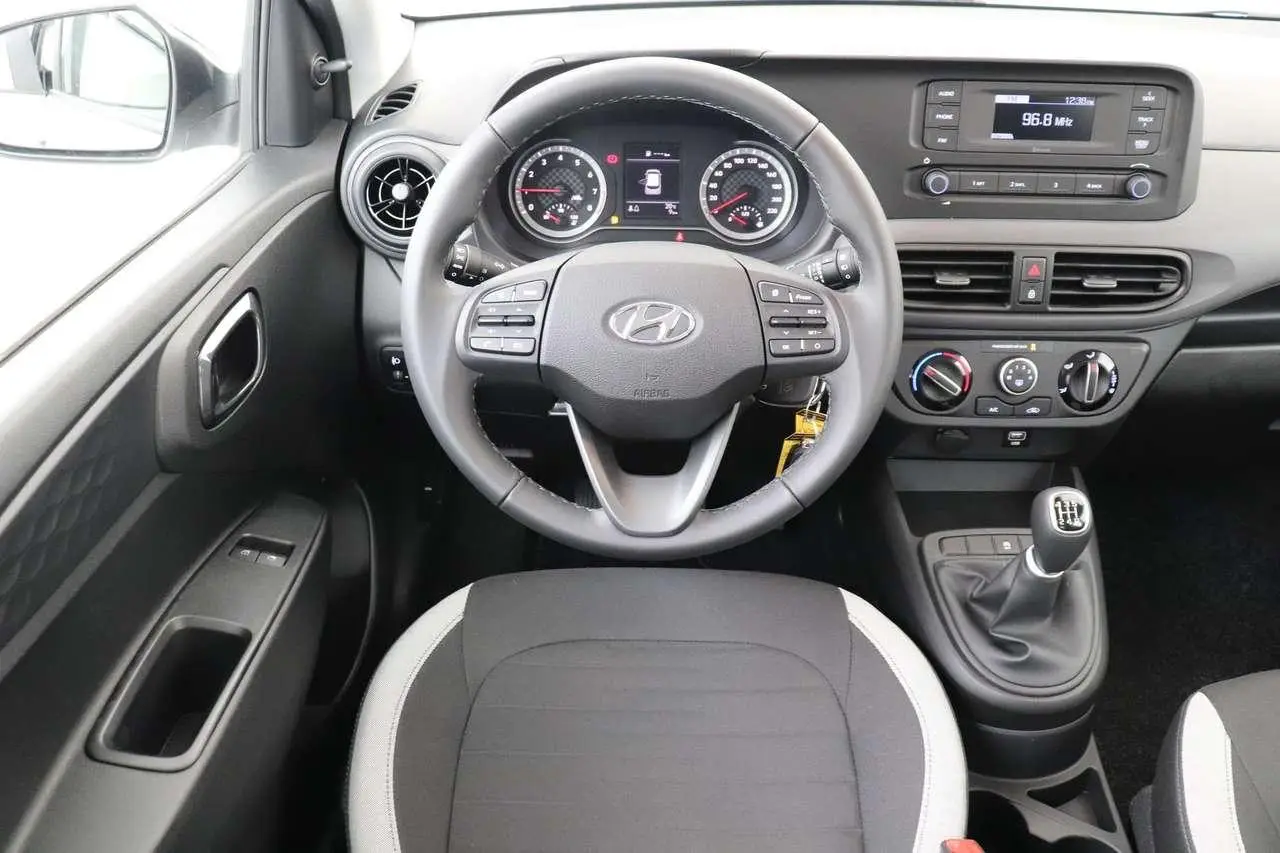 Photo 1 : Hyundai I10 2022 Essence