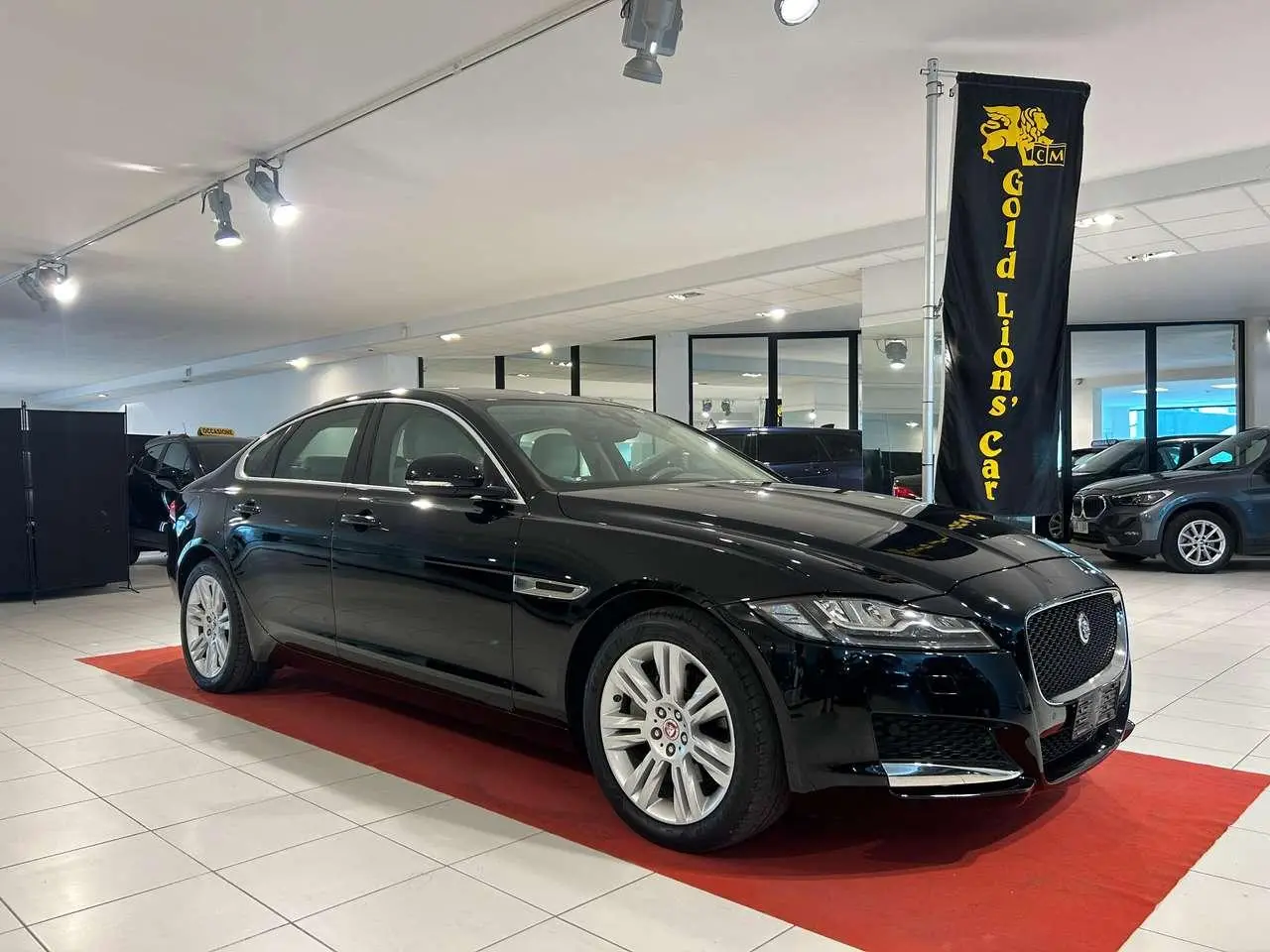 Photo 1 : Jaguar Xf 2018 Diesel