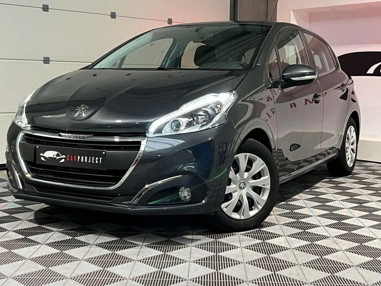 Photo 1 : Peugeot 208 2017 Petrol