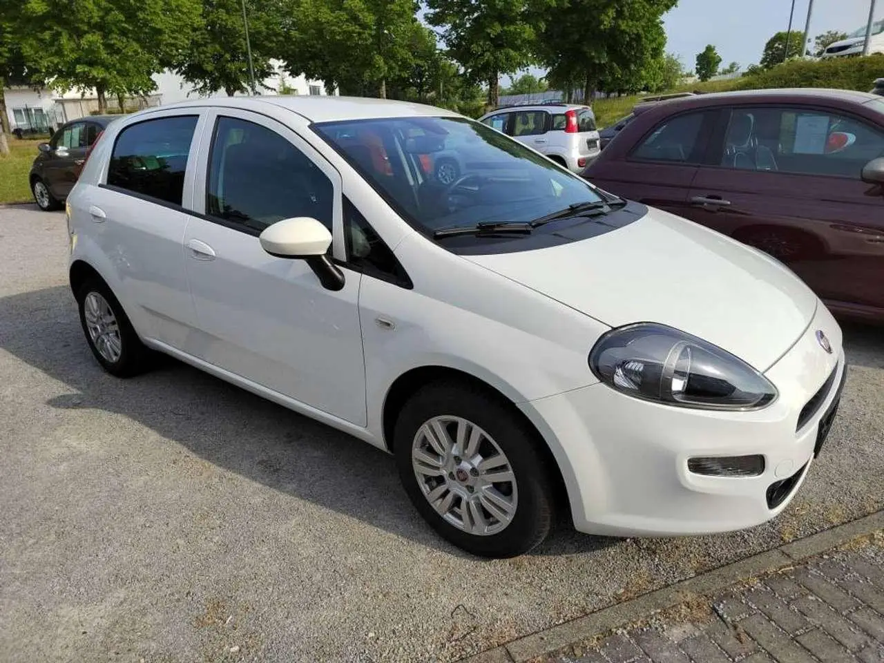 Photo 1 : Fiat Punto 2018 Petrol