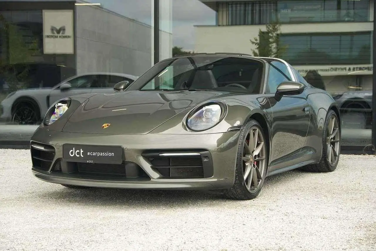 Photo 1 : Porsche 992 2021 Petrol