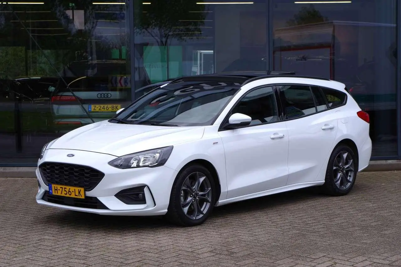 Photo 1 : Ford Focus 2020 Petrol