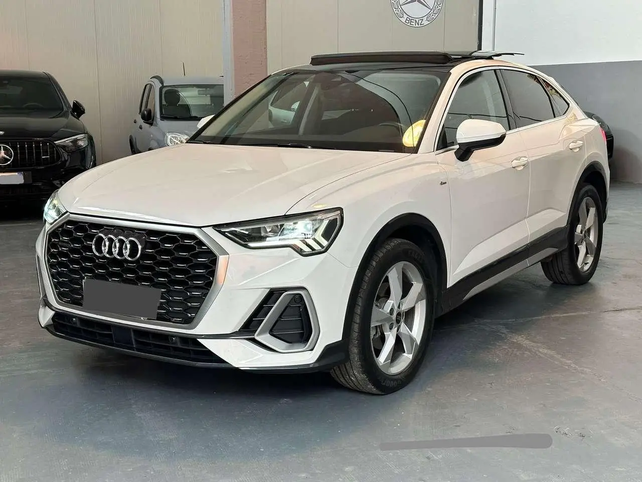 Photo 1 : Audi Q3 2023 Diesel