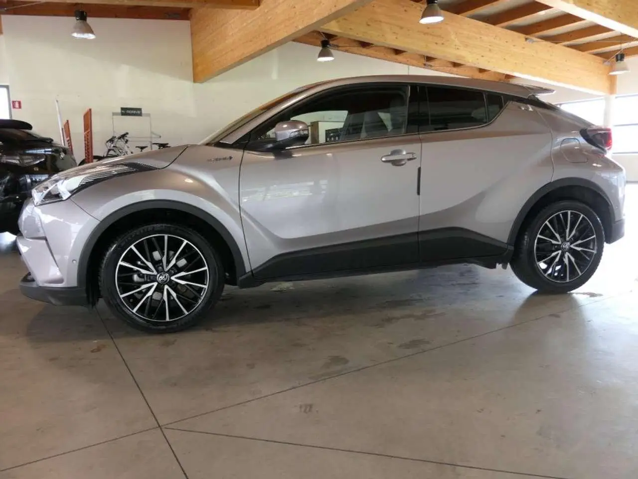 Photo 1 : Toyota C-hr 2018 Hybrid